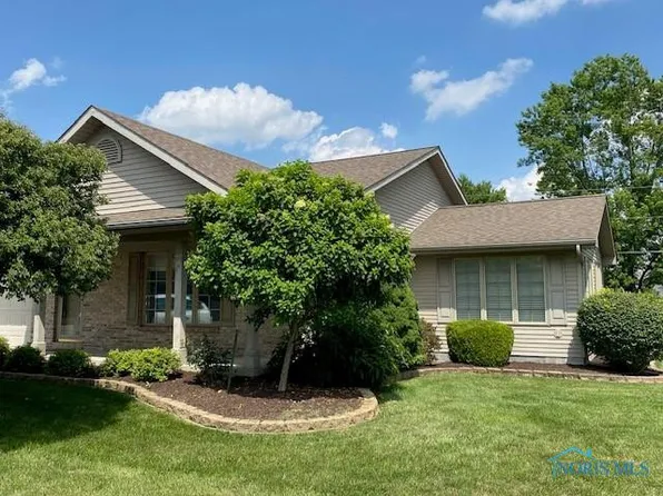 496 E Summit St, Pettisville, OH 43553