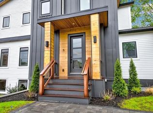 5 Grandview Ave, Burlington, MA 01803