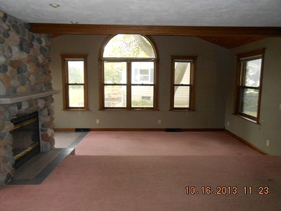 2nd image of 1216 Somerset Ct