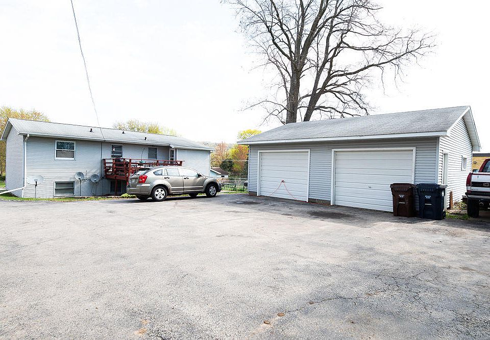 1st image of 214-216 Larch Ave