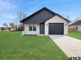 304 W Tarbutton St, Troup, TX 75789