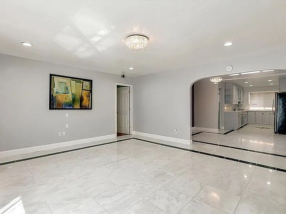 2nd image of 366 Sloat Ct