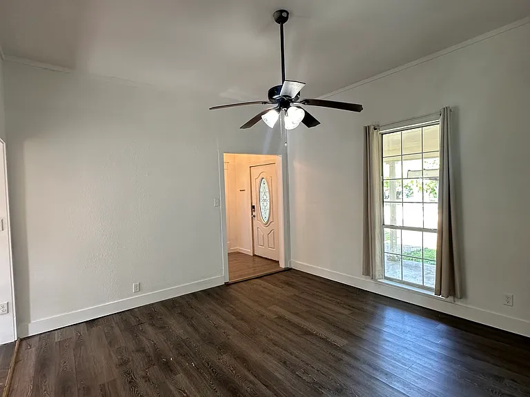 501 S Connellee Ave — Photo 18