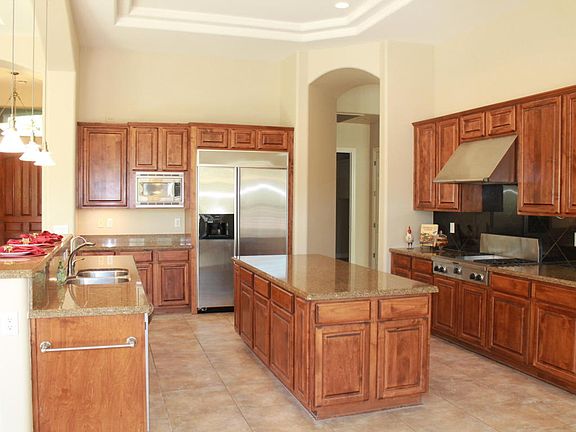 2nd image of 347 E Clifton Ct