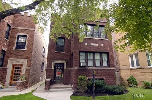 1st image of 5917 N Rockwell St #2