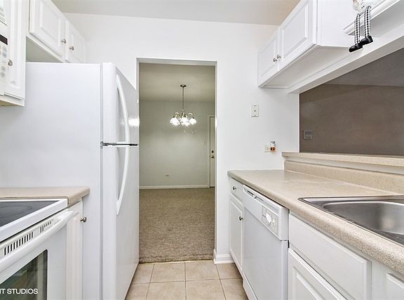 4th image of 499 Park St Unit 1D