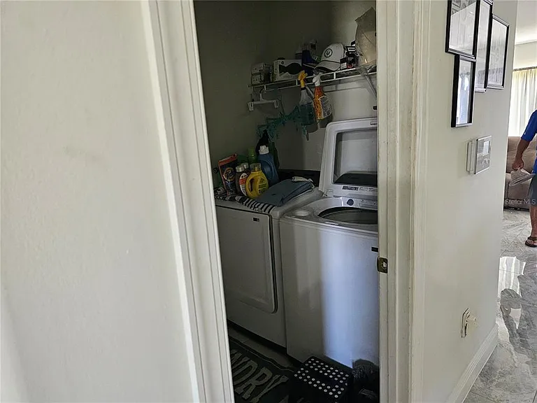 557 Eagle Ct — Photo 21