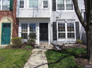 1311 Persimmon Ct, Mahwah, NJ 07430