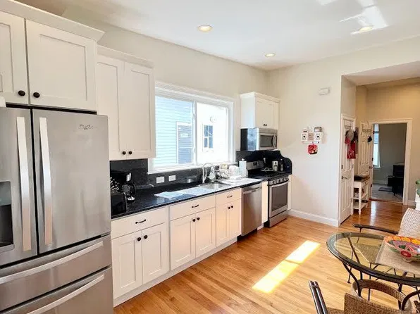 121 Heath St #2, Somerville, MA 02145