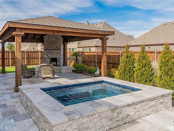 5th image of 1931 Mountain Creek Ln