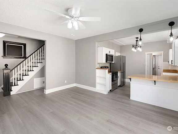 4th image of 3912 S Thompson Avenue