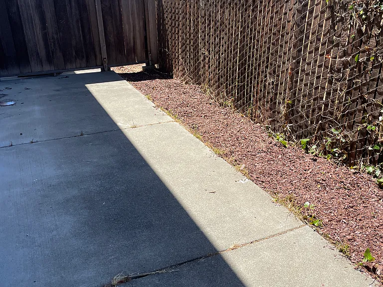 743 Bartlett Ave #13 — Photo 11