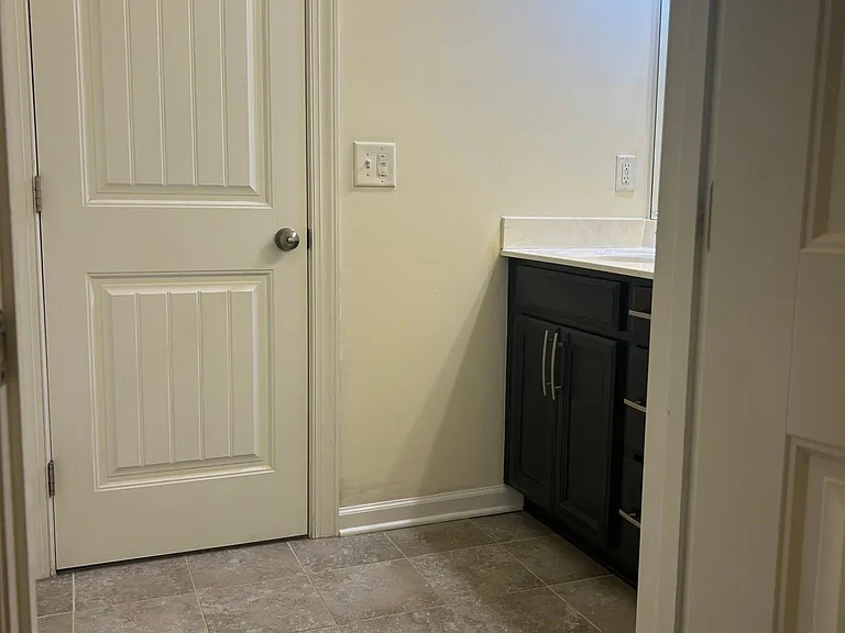 4129 Vallonia Dr — Photo 32