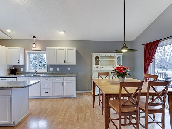 5th image of 409 Elder Ave NW