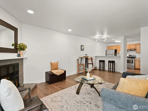 520 S 323rd Place #12-E, Federal Way, WA 98003