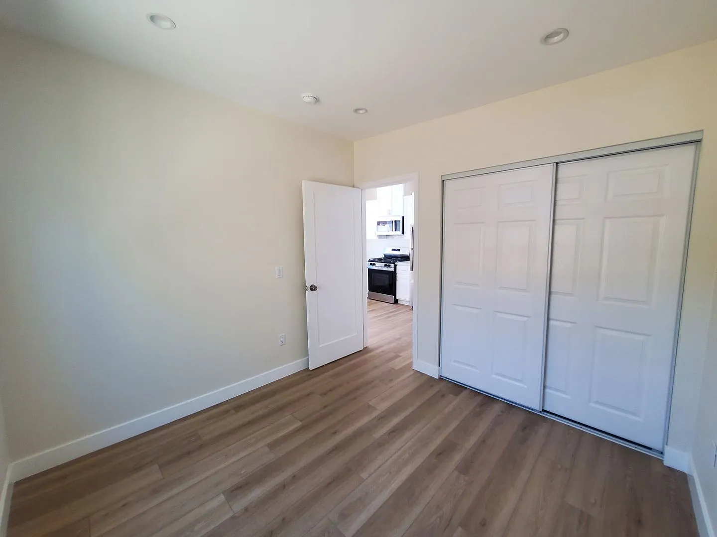 2323 — Photo 1