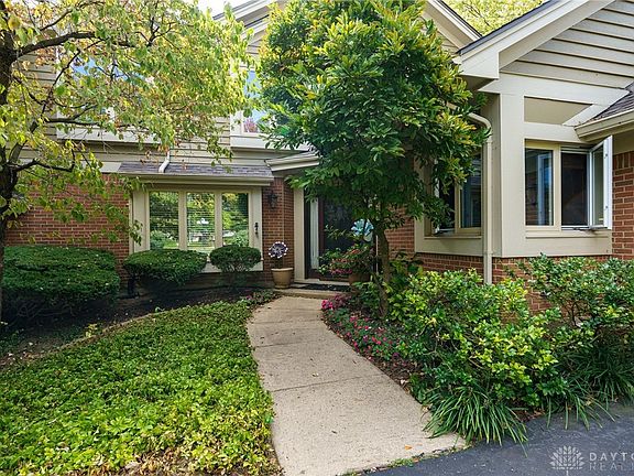 5th image of 817 Lincoln Woods Ct