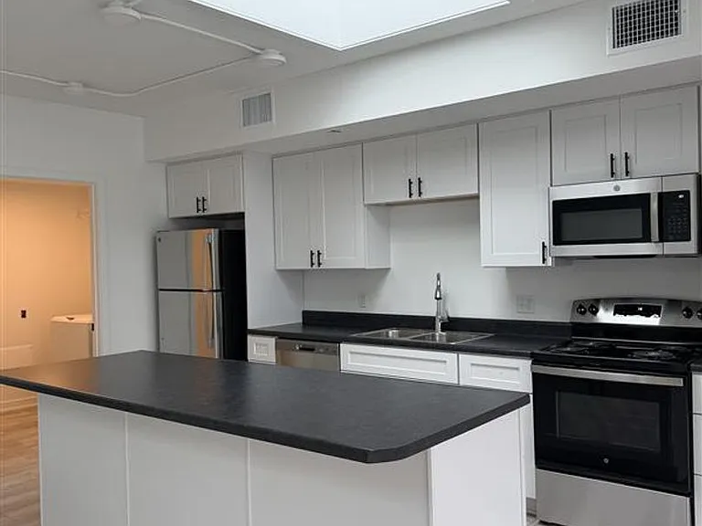 Stoddard Place Apartments — Photo 29