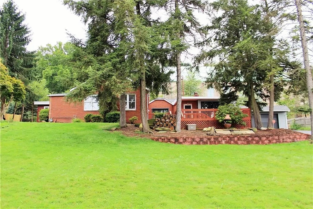 1664 Fawcett Ave photo 1