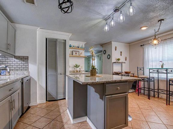 5th image of 10924 Whitly Ct