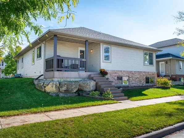 524 Lexington Drive, Oregon, WI 53575