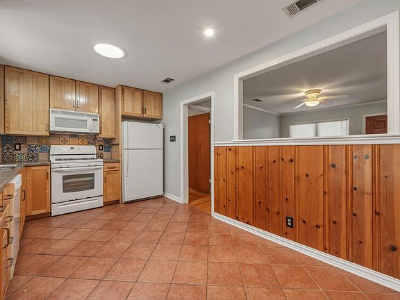 4th image of 1908 Cullen Ave