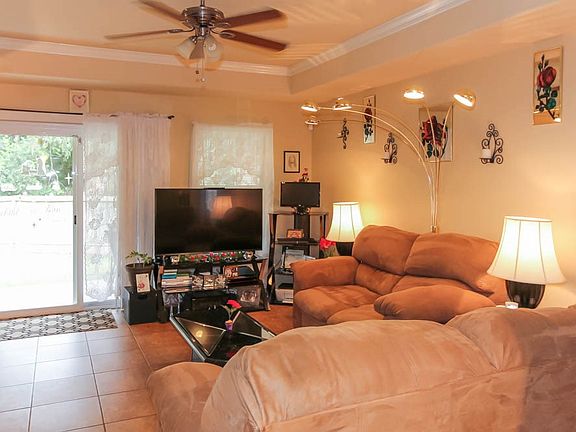 3rd image of 1005 Blue Crest Ln