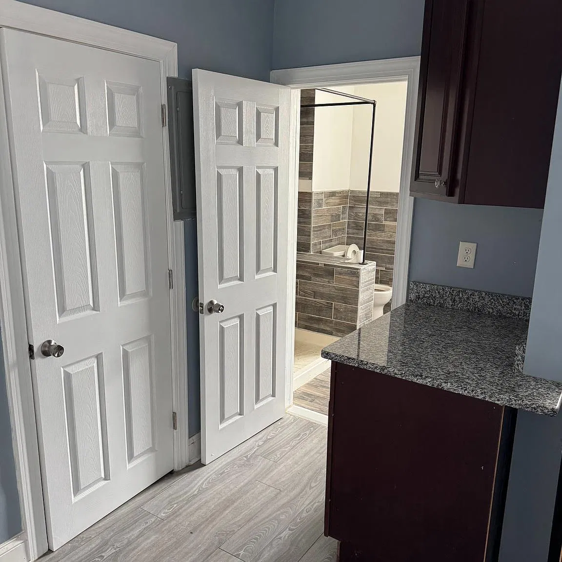 1 bed, 1.0 bath, 4090 sqft, $1,200 — Photo 4