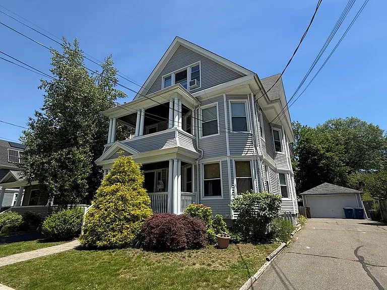 405 Central Ave — Photo 2