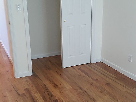 4th image of 96 28th Ave