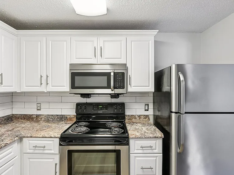 10-web-or-mls-135 Elm St 57-S0412-010