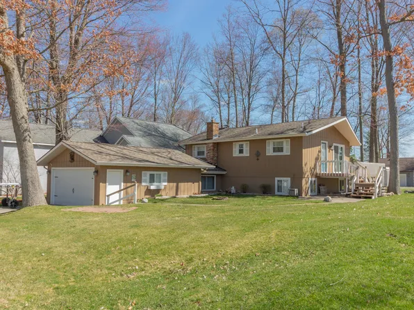 7519 Hilltop Ridge Rd, Stanwood, MI 49346