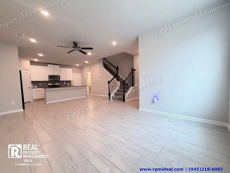 2871 Baneberry Ln — Photo 3