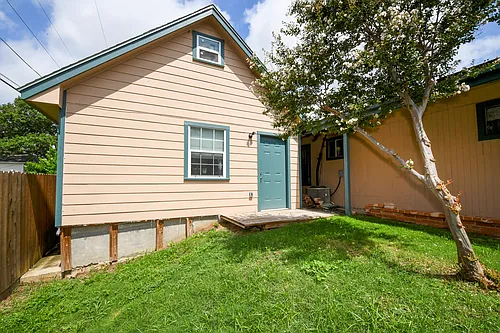 222 Highview Dr Photo 1