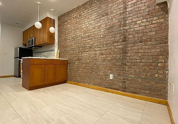 2nd image of 66 Bayard St #3