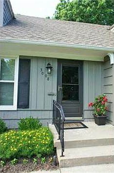 2nd image of 3008 W 72nd St