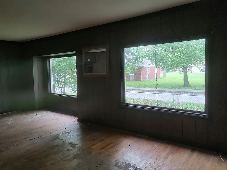 909 Fairland St — Photo 16