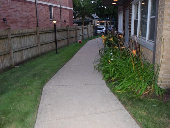 4th image of 2060 W Chase Ave APT 4C