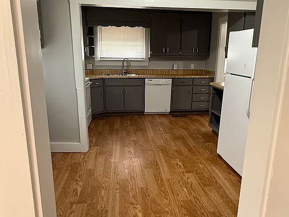 3rd image of 141 Morningside Dr