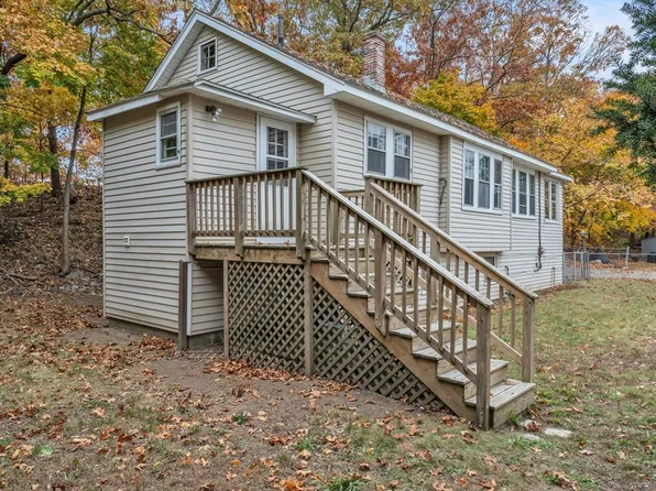 12 Mead St, Quincy, MA 02169