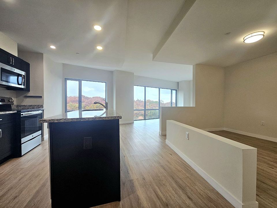 2nd image of 84 Main St #1011
