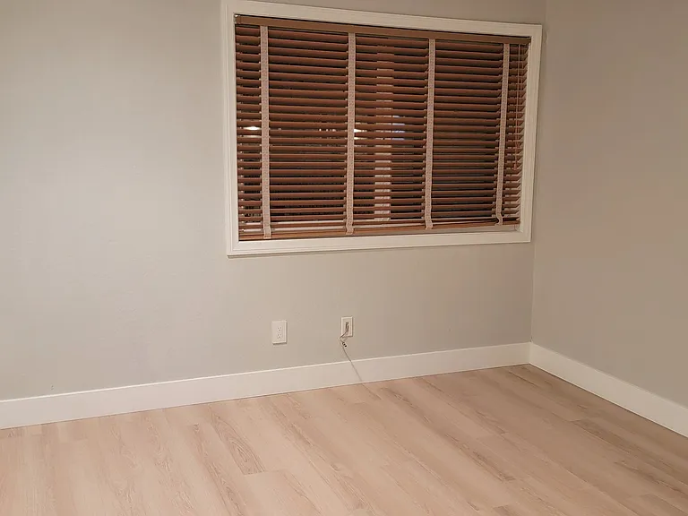 2nd bedroom.