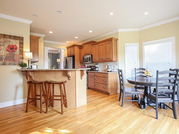 4th image of 1317 Saint Ives Ct