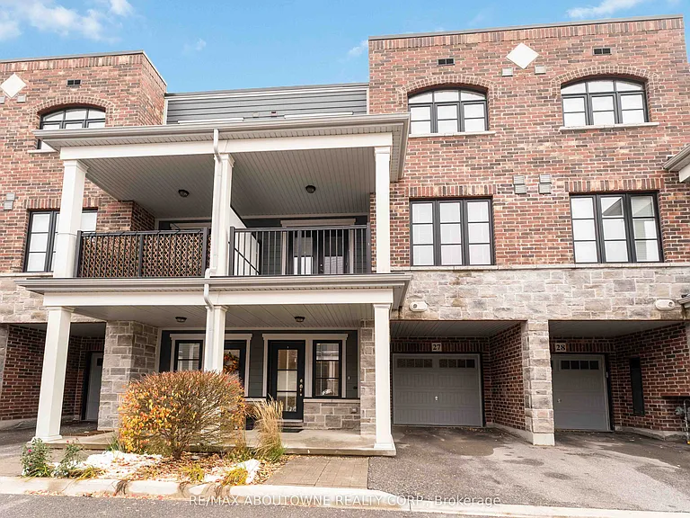 219 Dundas St E #27 — Photo 1