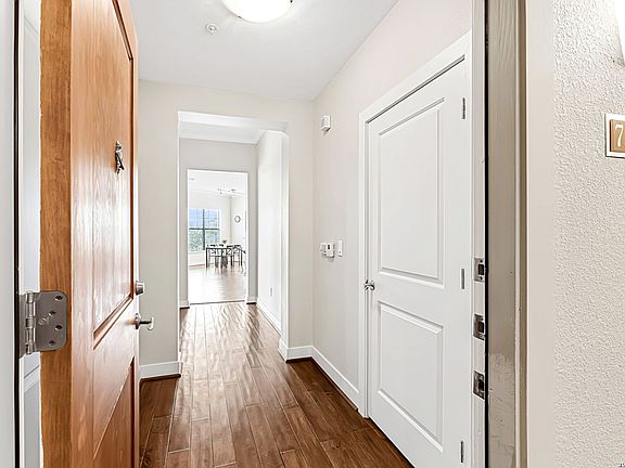 4th image of 7342 Oak Manor #7301