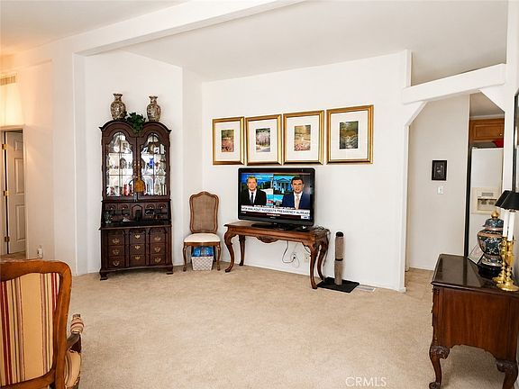 4th image of 19361 Brookhurst St