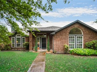 1818 Shoreline Dr, Mesquite, TX 75149