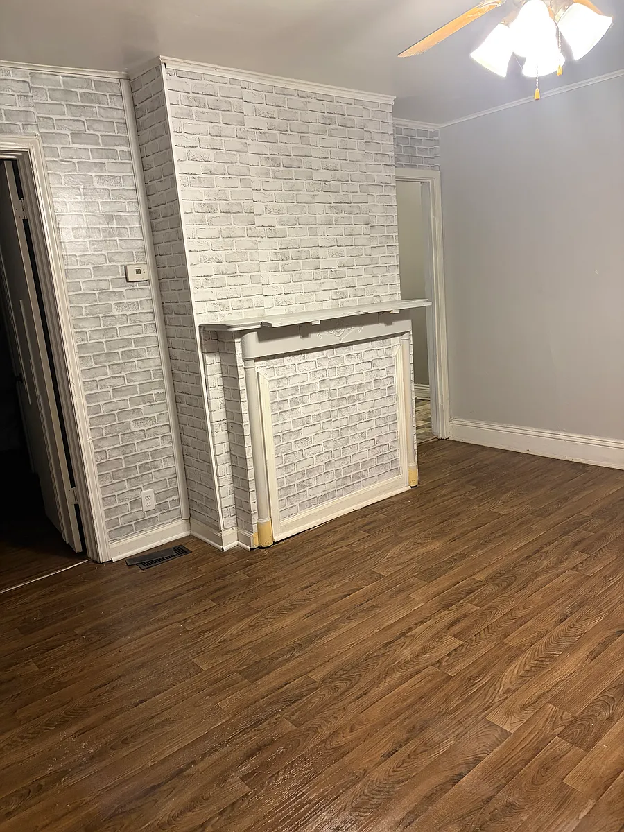 Building Photo - 1619 E Jackson St #2