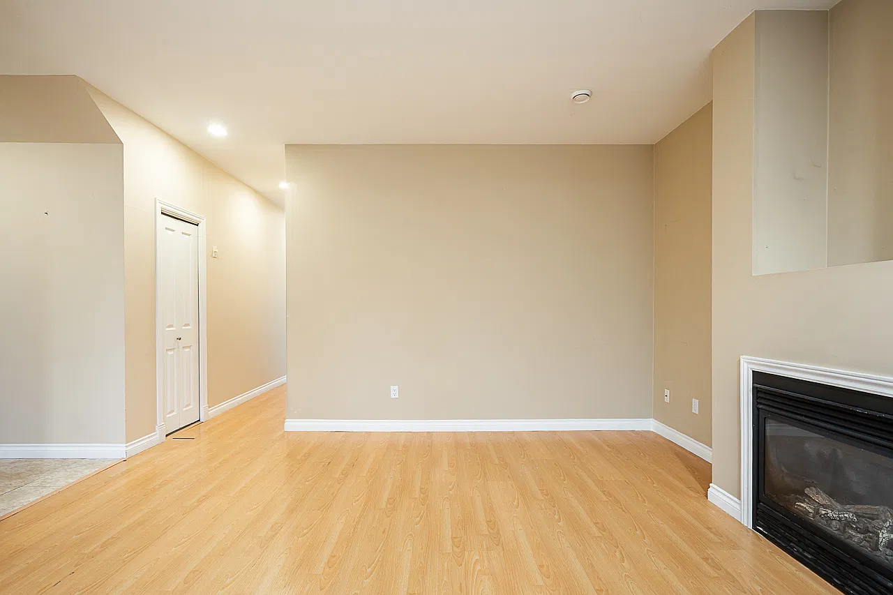 3 bed, 2.5 bath, 1616 sqft, $3,650 — Photo 4