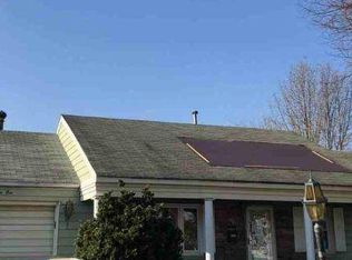 21 Gentry Ln, Willingboro, NJ 08046